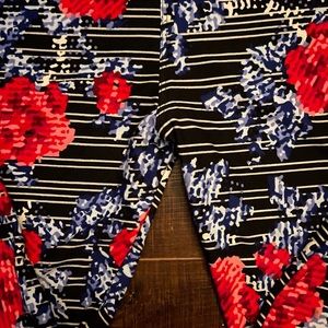 Lularoe digital floral leggings 🥰